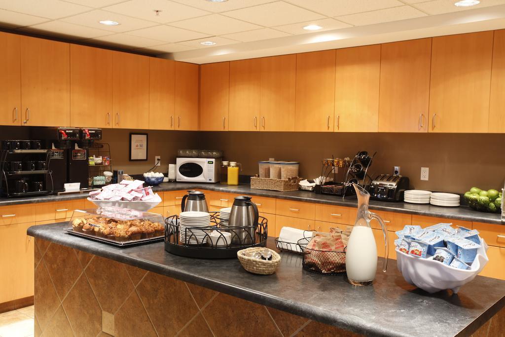 Coast Grimshaw Hotel & Suites Bagian luar foto